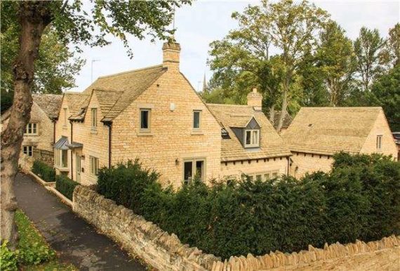 5&nbsp;Bedroom&nbsp;Detached